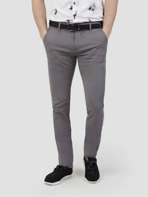 Our classic Bromley chino trouser is a great way to freshen up your off-duty style. Our easy to wear shades can be coordinated with your favourite shirt, t-shirt or knit.